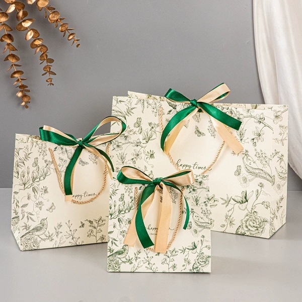 Vintage Floral Paper Gift Bags with Ribbon Closure for Boutique Retail