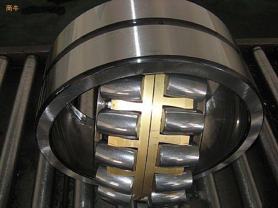 Brass Cage Chrome Steel Spherical Roller Bearing 23236E1AKM for mining machine