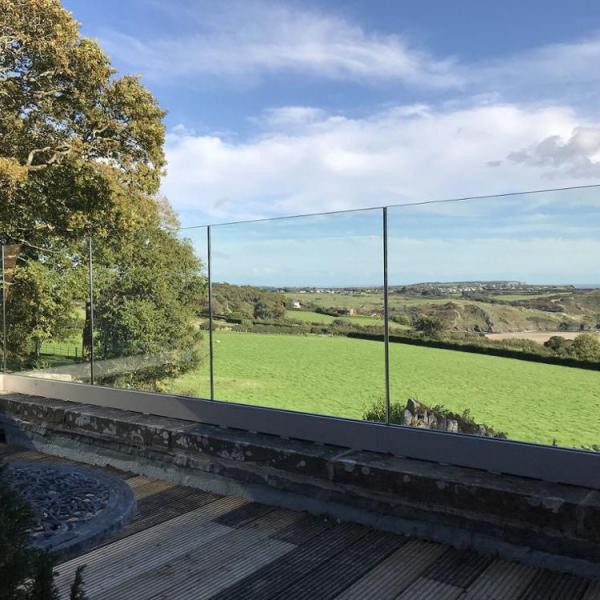 Floor Mount Frameless Glass Balustrade System Stainless Steel 304 / 316