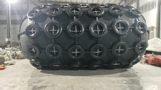 Морское судно Yokohama Type Net Type Pneumatic Rubber Fender Стандарт ISO 17357