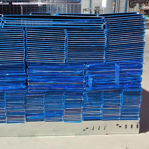 Cable de interior al aire libre 150 mm 50 mm Cable industrial de la bandeja de resistencia a la corrosión