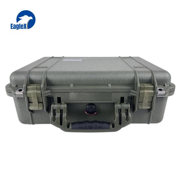 5KM~10KM 360° Full Airspace IP66 Protection Level 900M 1.4G 2.4G 5.2G 5.8GHz 10 Hours Operation Drone Detector Detection