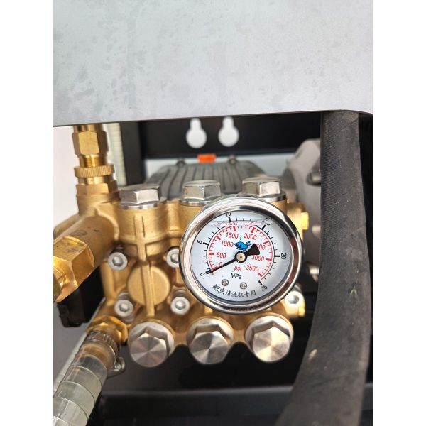Wall Mounted Car Wash Machine 380V 3.0kw Long Life With High Pressure Pump