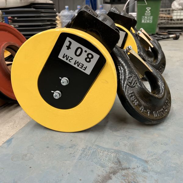 25T Lifting Capacity Durable Crane Hook with Safety Latch for Crane Lifting Applications
