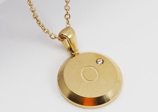 Joias de design de luxo moderno 18*18MM 18K de ouro revestido de carta de aço inoxidável Pendentes com zircão