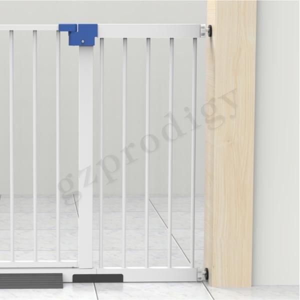 11.85 Inch Extendable Baby Gate , Ecofreindly Metal Dog Gate For Stairs