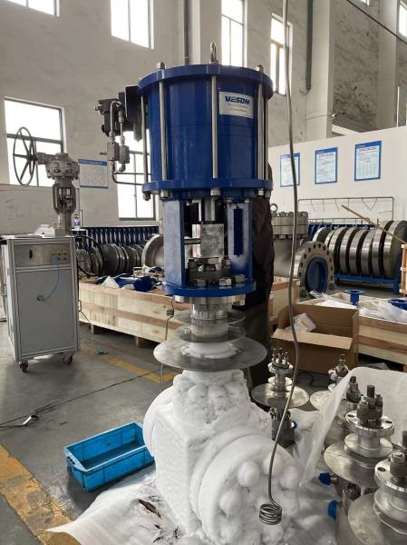 DN50 PN320 2500lb Cryogenic Globe Valves Pneumatic Actuated LNG Opening / Closing