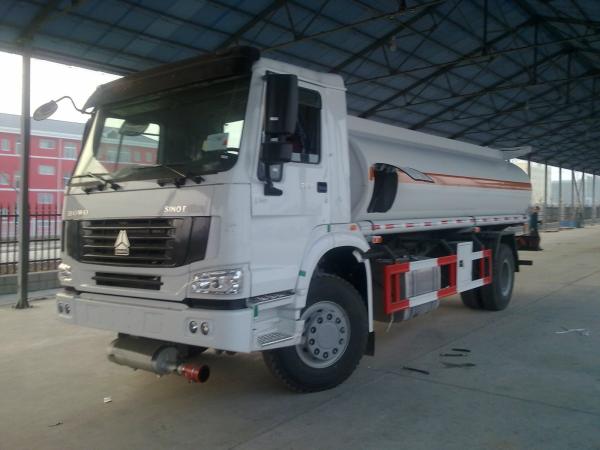 4x2 HOWO 10000 liter fuel tanker truck