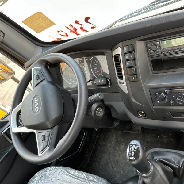 LHD Diesel Wreker Truck Heavy Wrecker Pickup Truck Rotary Crane