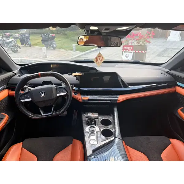 Used Left Steering Dark Interior Leather Seats Car Changan 2024 UNI-V 1.5T Prestige Sport Edition Automatic Transmission Stock