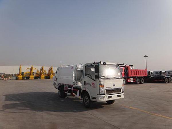 Kitchen Garbage Compactor Truck Diesel Engine Red And White Color