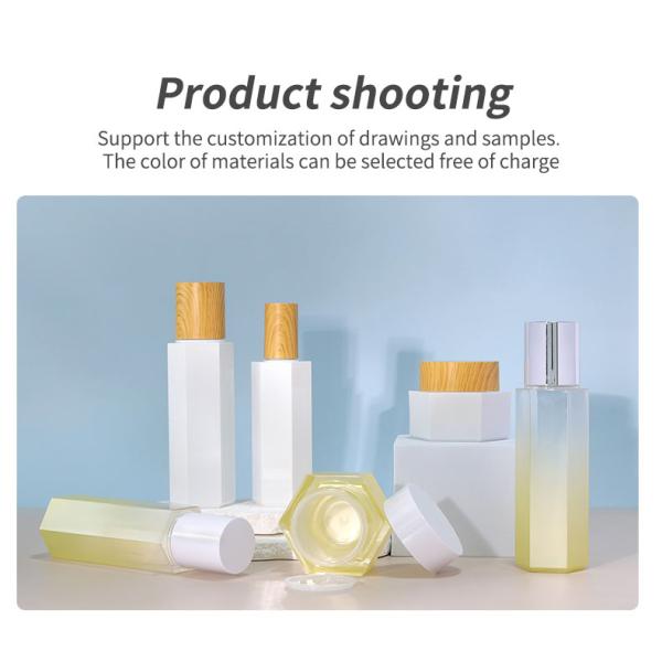 Botellas de cosméticos recargables de PP / acrílico Botella de perfume cuadrada de 100 ml Transparente a medida