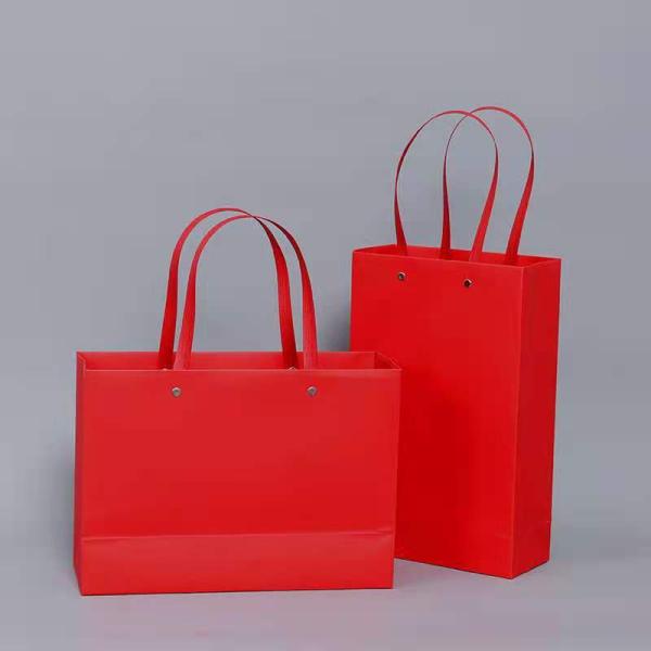 Logotipo personalizado Bolso de papel regalo de lujo negro con mango con impresión flexo