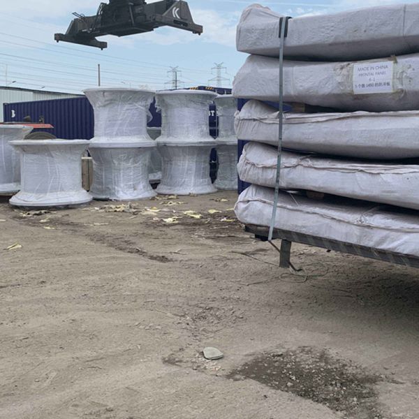 Cell Rubber Fender with High Energy Absorption Optimized Drum Structure and Low Hull Reaction