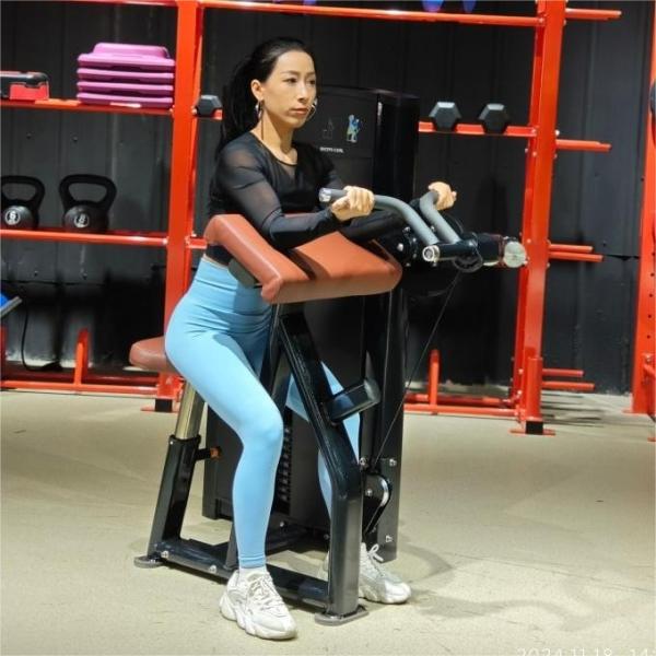 Seated Bicep Curl Pin Loaded Machine Has Self-aligning Handles Commercial Pin Loaded Strength Gym Equipment