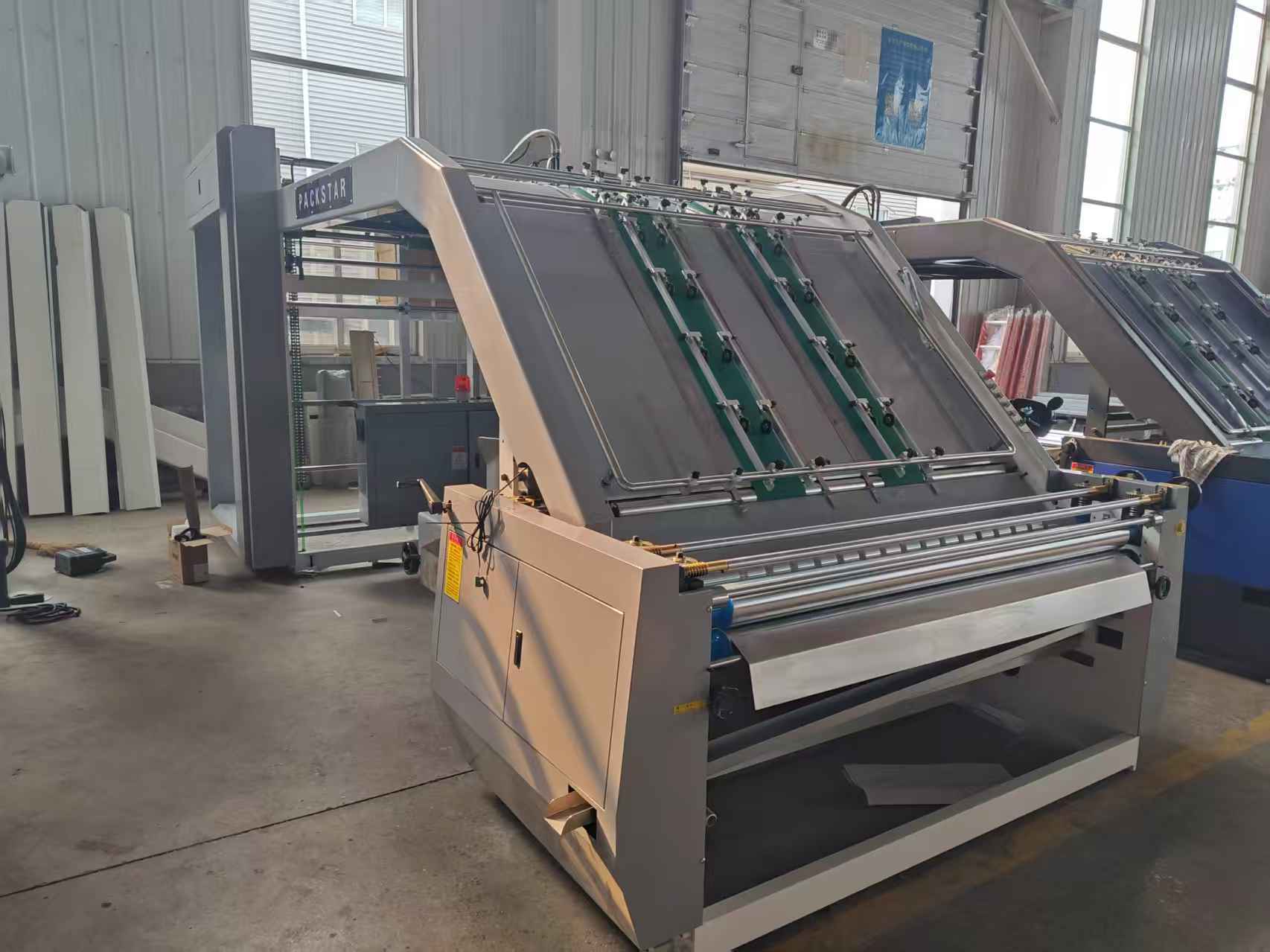 HL1600 High Speed 100pcs/min Automatic Flute Laminating Machine for 1600x1250mm Corrugated Cardboard