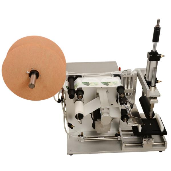 Máquina de rotulagem de cosméticos semi-automática para garrafas planas 750*500*550MM