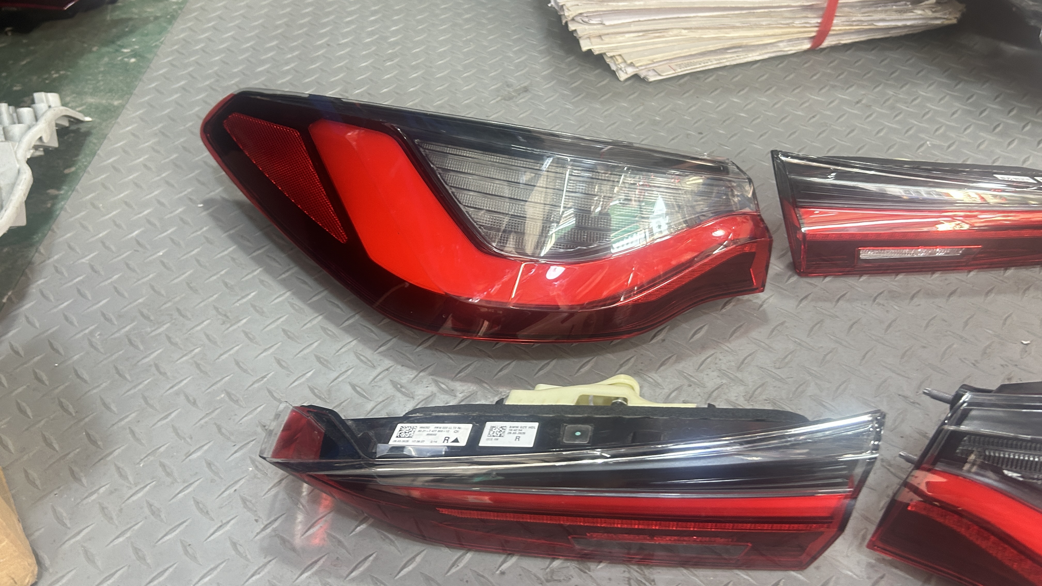 Genuine Used BMW 4 Series G22 Rear Tail Light Assembly Set of 4 (Left Outer + Left Inner + Right Outer + Right Inner)