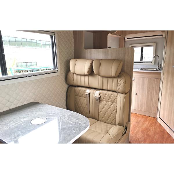 Box Truck Container Wuling Motor Home Car 5.8 Meters With Toilet Comfortable Bed And Sofa
