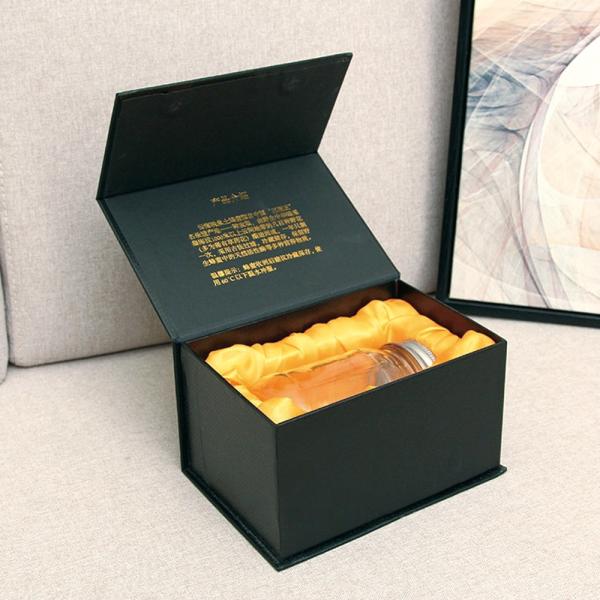 Magnet Hinge Bottled Liquid 2mm Debossing Paper Packaging Box