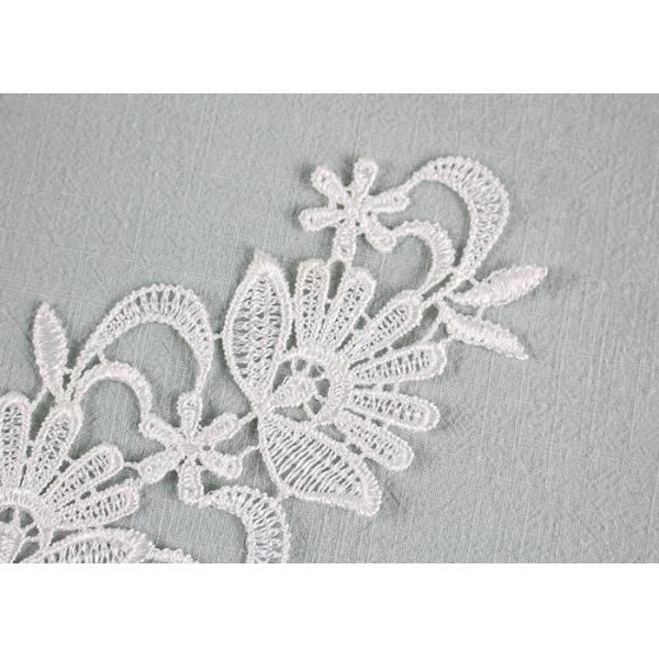 Аппликес воротника Венеции гипюра ткани шнурка флористической вышивки умирая для платьев