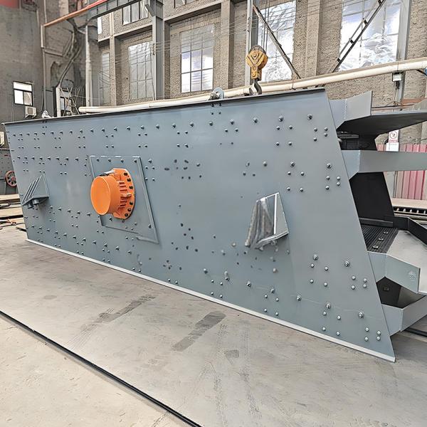Large Capacity Customizable Circular Motion Vibrating Screen For Fine Crushing