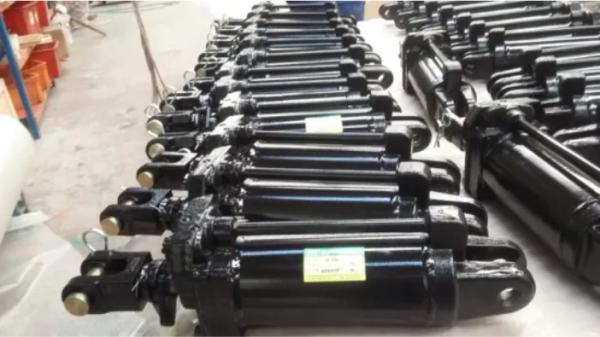 Tractor Loader Welded Hydraulic Cylinders Push Pull Welded 3000PSI Pressure