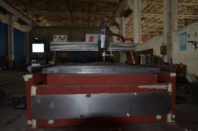 Máquina de corte do plasma da movimentação do dobro do CNC com a uma tabela da arma de plasma que corta o poder do plasma de Hypertherm