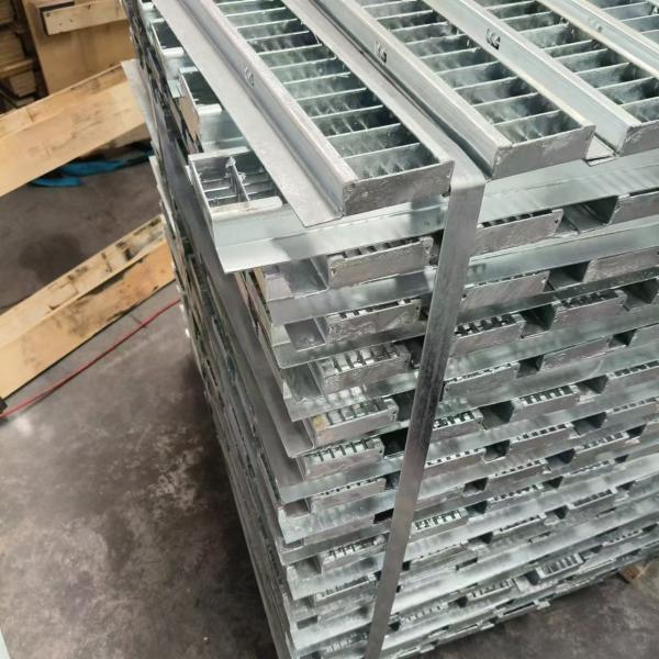 Customized Size Bearing Bar Anti Slip Grating For Heavy Duty Applications
