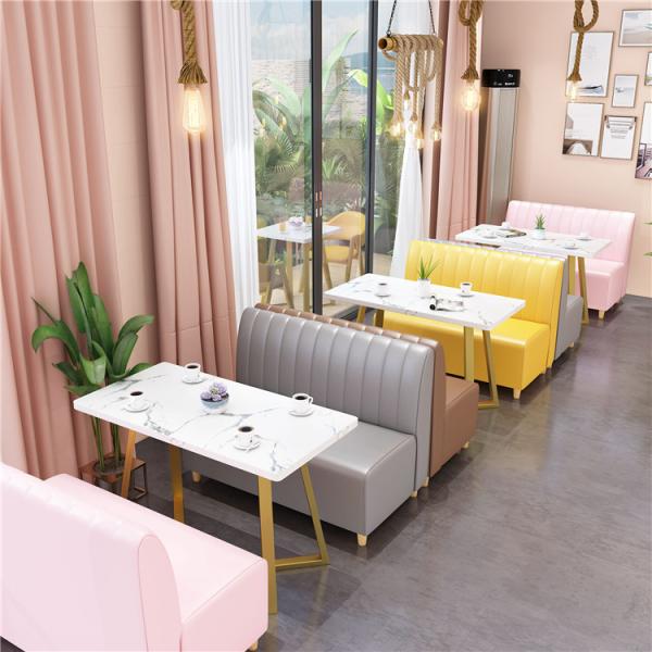 La table de salle à manger et les chaises extérieures de restaurant de velours ont placé le tissu 160cm 180cm moderne