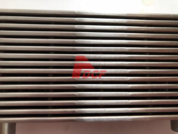 Núcleo da tampa do refrigerador de óleo do motor de D7D para peças sobresselentes da máquina escavadora de Volvo