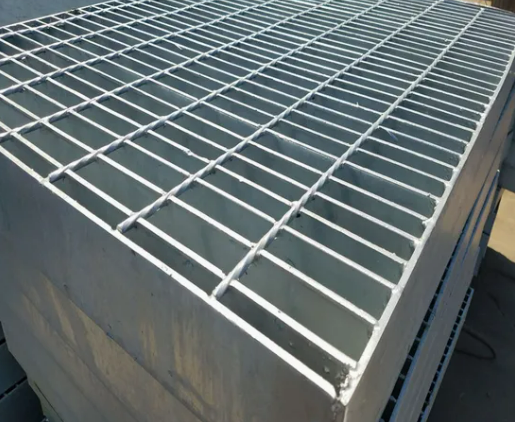 Hot-Dip Galvanized Steel Grating with Anti-Slip Design for Heavy-Duty Load Capacity