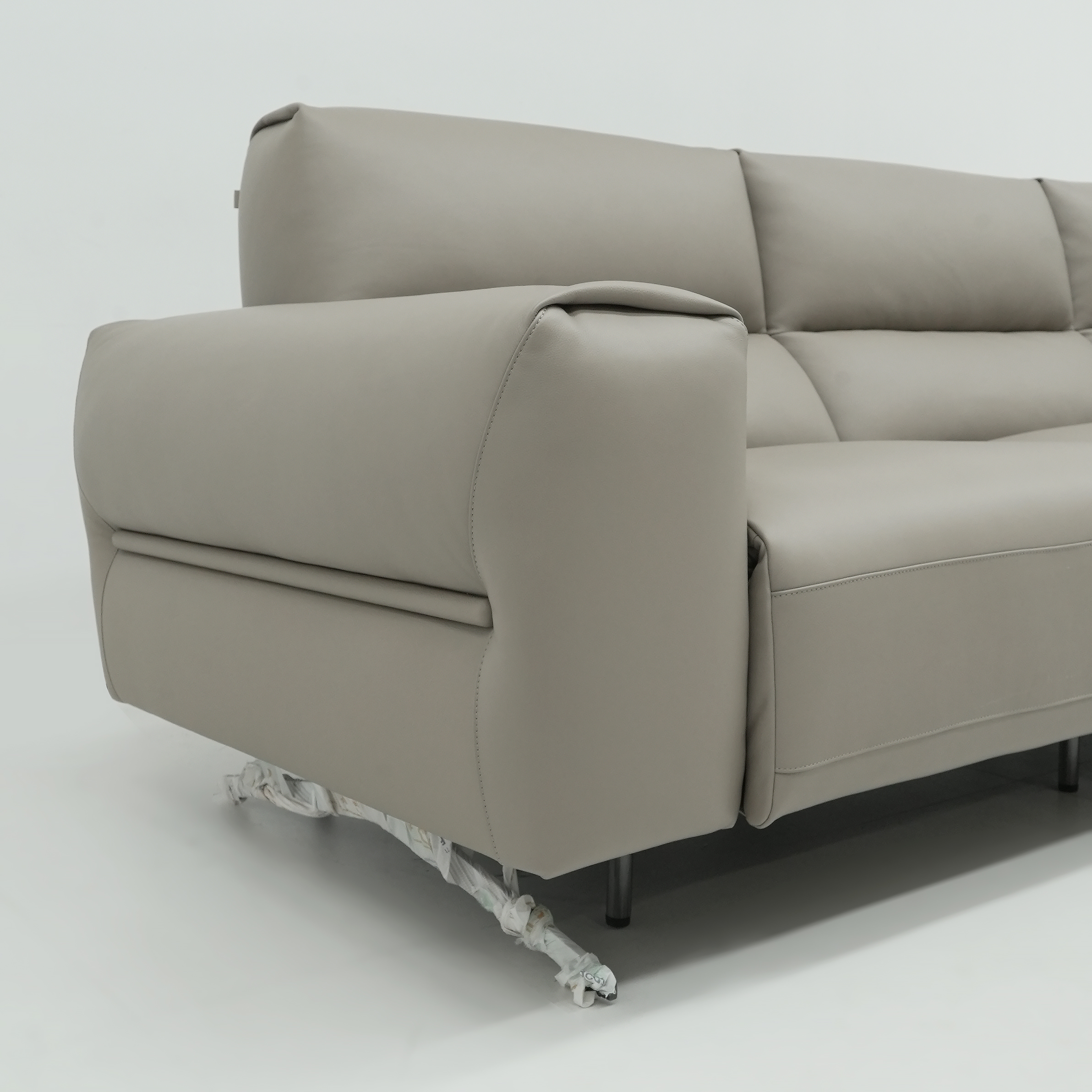 Modern Recliner Sofa in Taupe Upholstery for Contemporary Homes – Zero Wall