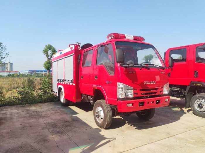ISUZU 4x4 Fire Truck for Off-Road Firefighting and Emergency Rescue