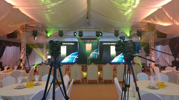 Die Casting Aluminum 4K LED Video Wall SMD2121 HD P1.9 2.6mm