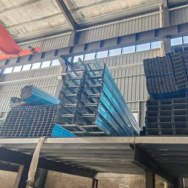 Durabilidad y flexibilidad Tamaños combinados de bandejas de cable de aluminio para modificaciones fáciles