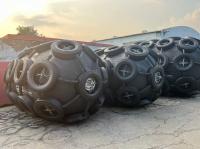 Good Quality STS 50Kpa Black Pneumatic Rubber Fender Yokohama Type Fender