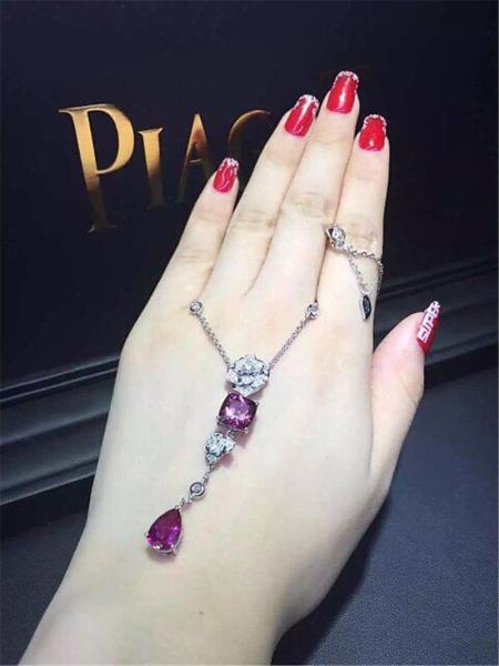 Piaget  full diamonds red tourmaline rose  necklace of 18kt gold  with yellow gold or white gold