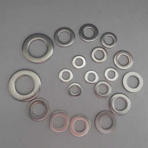 M6 M8 Углеродистая сталь цинковая оцинкованная тонкая круглая твердая плоская стиральная машина DIN125