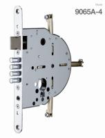 a cabeça quadrada de 250*22mm entalha um encaixe no afastamento do furo da fechadura da porta 90mm