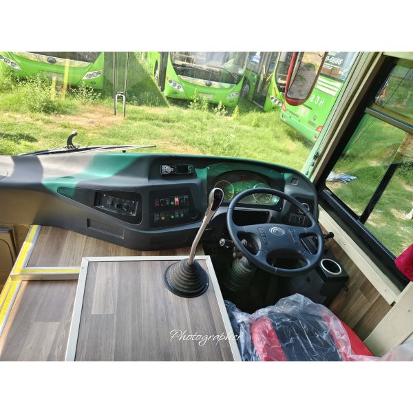 Coach Bus Second Hand Yutong Zk6932D Yuchai 375hp Leaf Spring 43-48 Seats Lux Transport With Air Condition