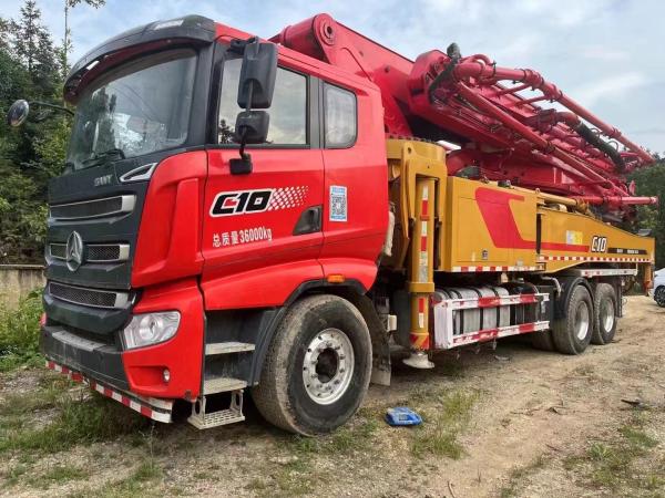 Used Putzmeister Concrete Pump Truck 56m/62m for Smooth Concrete Pouring