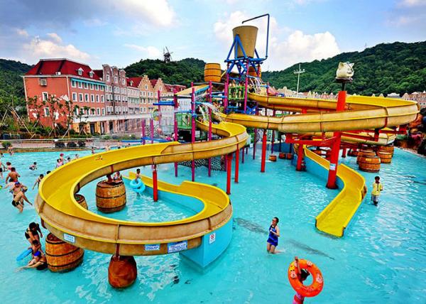 Adult Construction Spiral Swimming Pool Slide Theme Park Water Slide 90 KW Power