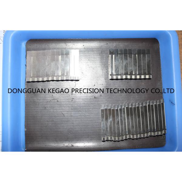 Инжекционный метод литья точности вставки INJ.Side разделяет материальный полировать 8407