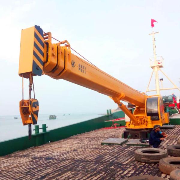 Electric Hydraulic Marine Crane 8 Tons Ship Deck Cranes Max. Lifting Height Of 9 - 30m