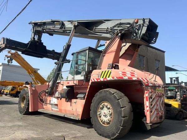 Engins de chantier lourds efficaces DRT 450 Reach Stacker d'occasion pour KALMAR