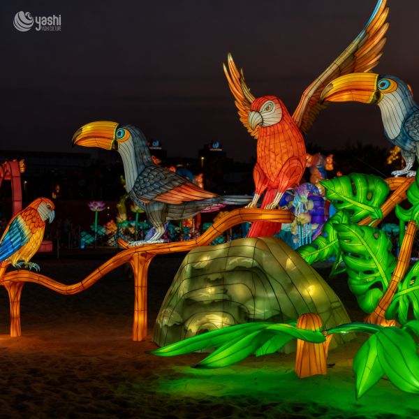 Custom Tropical Bird Lantern Group, Macaw & Toucan Parrot LED Light Sculpture With Jungle Foliage for Outdoor Theme Park Light Exhibition