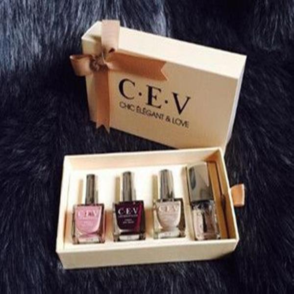 Customized Gel Nail Polish Subscription Box Grey Board Matt Lamination Gold Foil