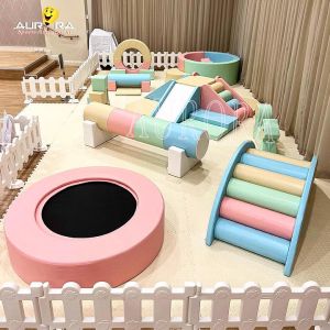 Equipamento de brinquedos de espuma para crianças pequenas Bloco Roxo Roxo Roxo com Furo de Bola