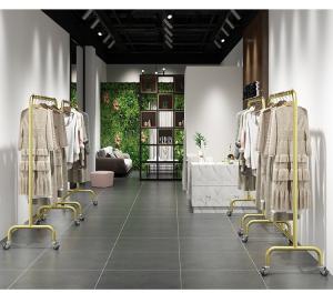 Rolling Commercial Clothing Display Racks 200MM Retail Garment Rack